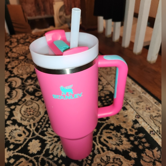 Stanley Pink Tumbler with Handle - Picture 1 of 4